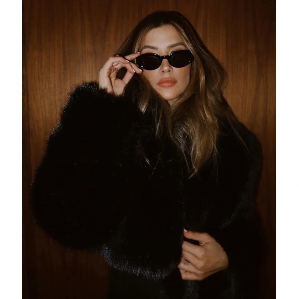 ALO Yoga Opulent Faux Fur Cropped Jacket Black